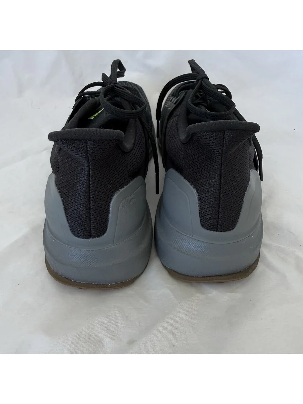 Adidas Men’s UBounce DNA Size 9.5 Black On Black Gum Running Shoes IE8951
